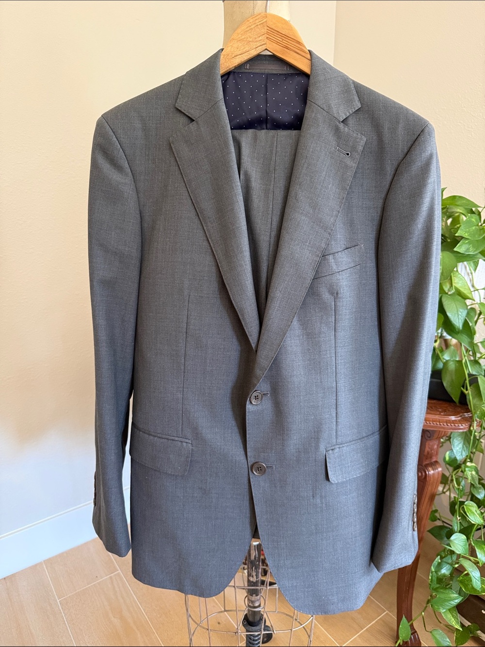 Men's Tailored Gray Two-Button Suit Jacket